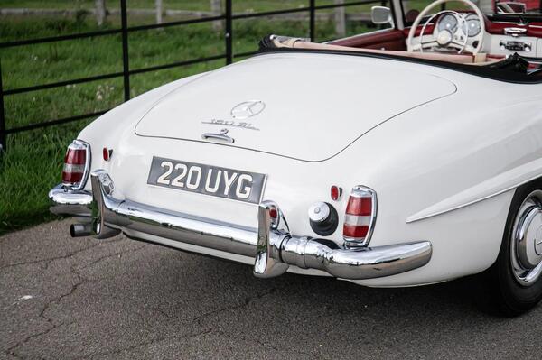 Mercedes-Benz SL view 6