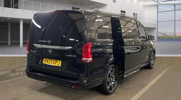 Mercedes-Benz V-Class view 7