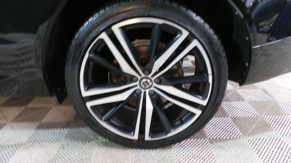 Volvo XC60 view 5