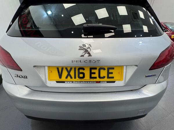 Peugeot 308 view 4