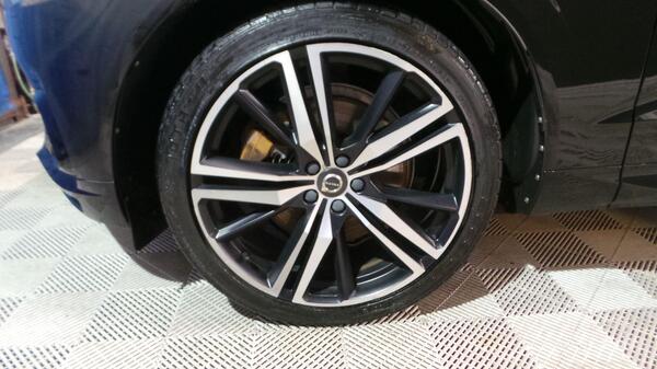 Volvo XC60 view 4