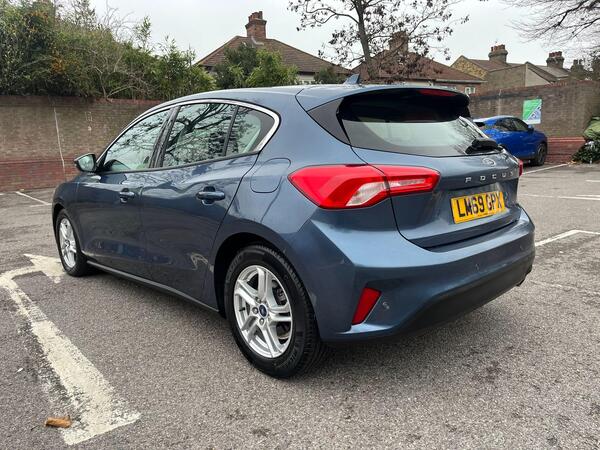 Ford Focus view 5