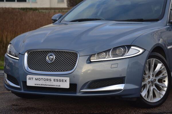 Jaguar XF view 5