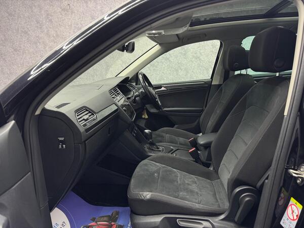 Volkswagen Tiguan view 3