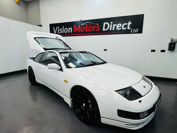 Nissan 300 ZX view 7