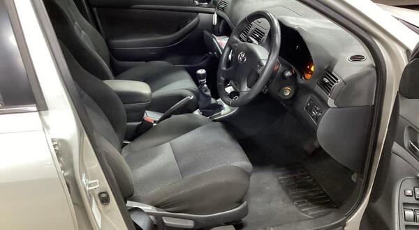 Toyota Avensis view 6