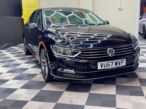Volkswagen Passat view 6