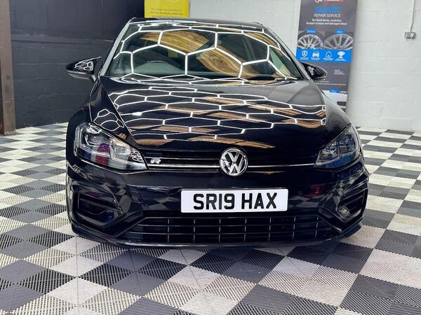 Volkswagen Golf view 3