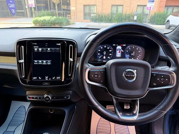 2020 Volvo XC40 2.0 B4 MHEV R-Design Pro Auto Euro 6 (s/s) 5dr