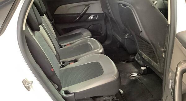 Citroen C4 Picasso view 3