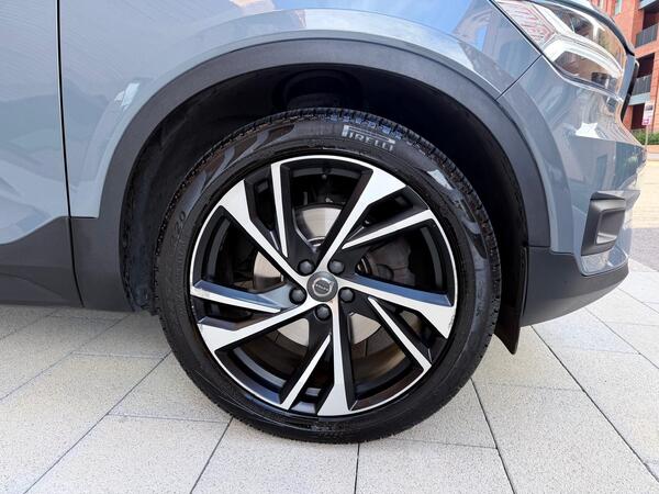 2020 Volvo XC40 2.0 B4 MHEV R-Design Pro Auto Euro 6 (s/s) 5dr
