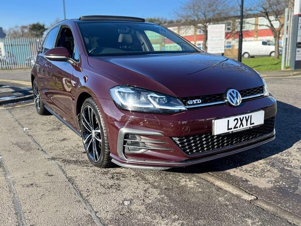 Volkswagen Golf view 2