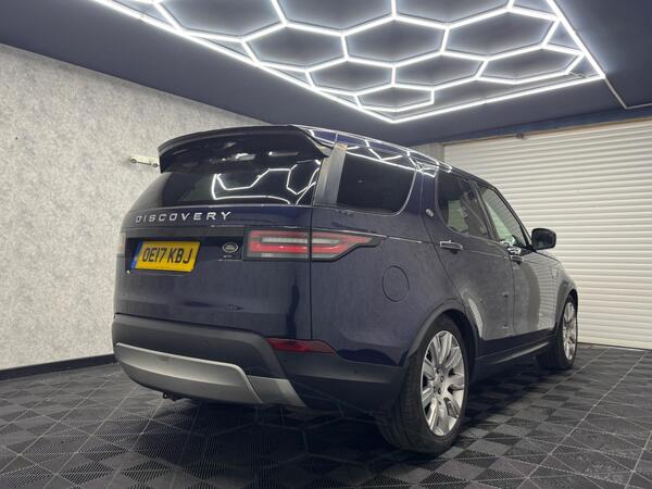 Land Rover Discovery view 4