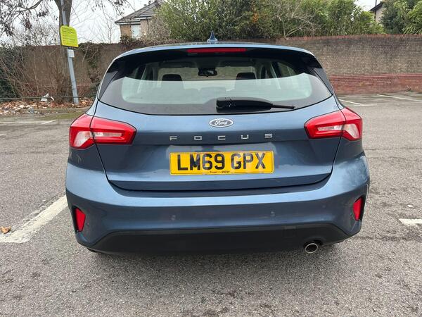 Ford Focus view 6