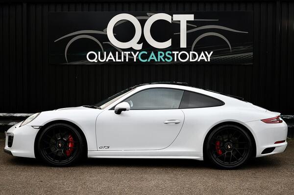 Porsche 911 view 2