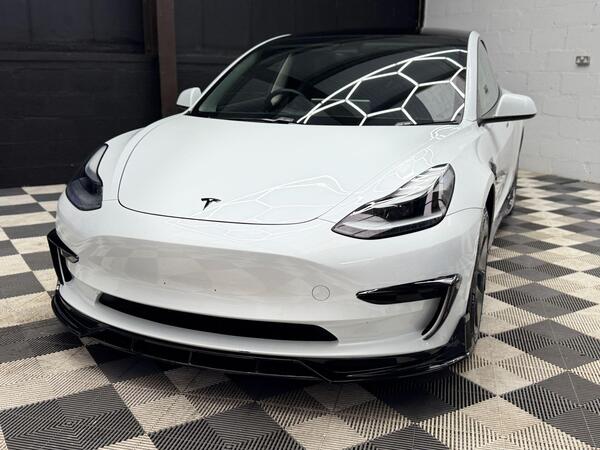 Tesla Model 3 view 4