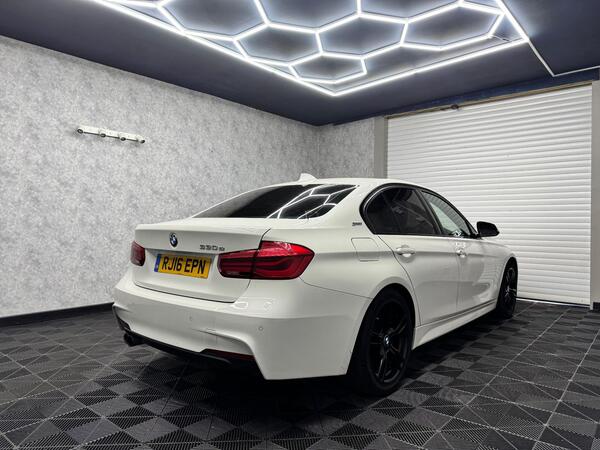 BMW 3 Series view 4