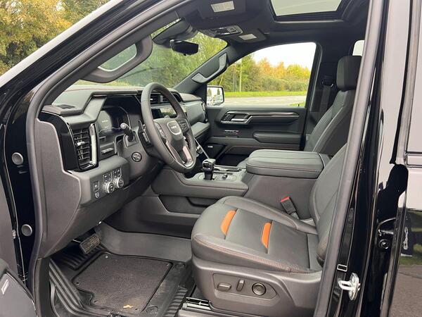 GMC Sierra main image