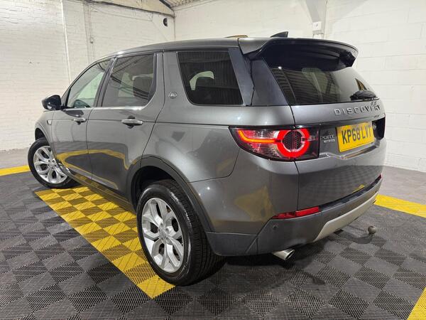 Land Rover Discovery Sport view 2