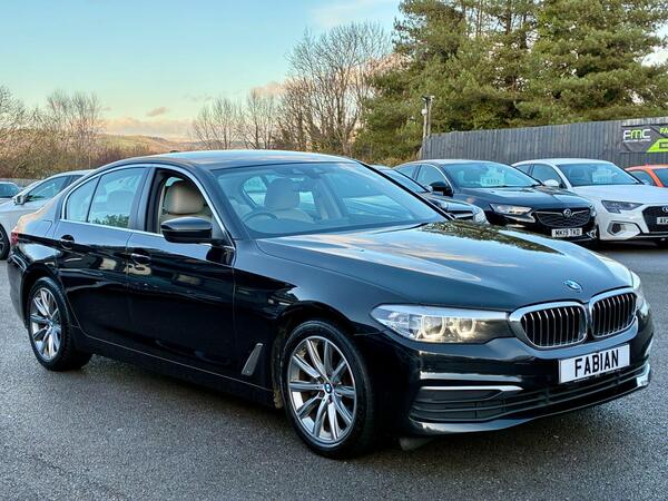BMW 5 Series view 4