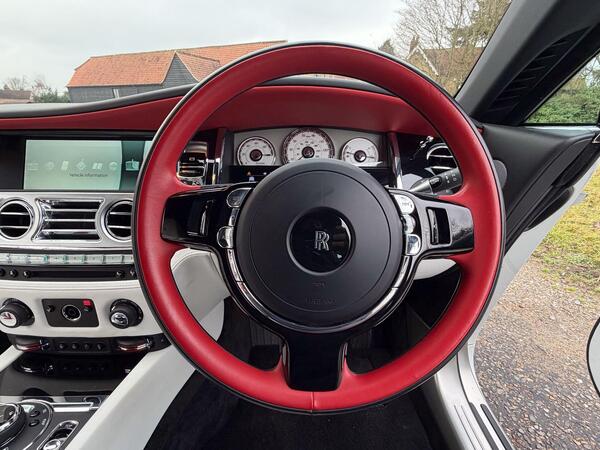 Rolls-Royce Dawn view 7