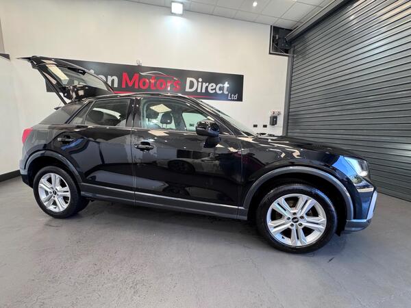 Audi Q2 view 4