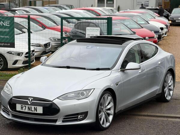Tesla Model S view 6