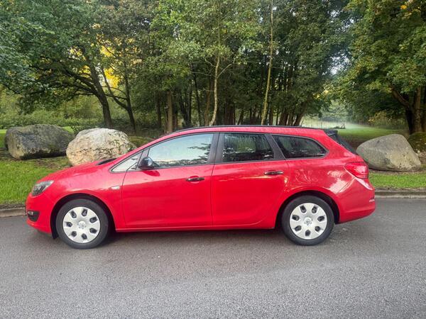 2014 Vauxhall Astra 1.6 16V Design Sports Tourer Auto Euro 5 5dr