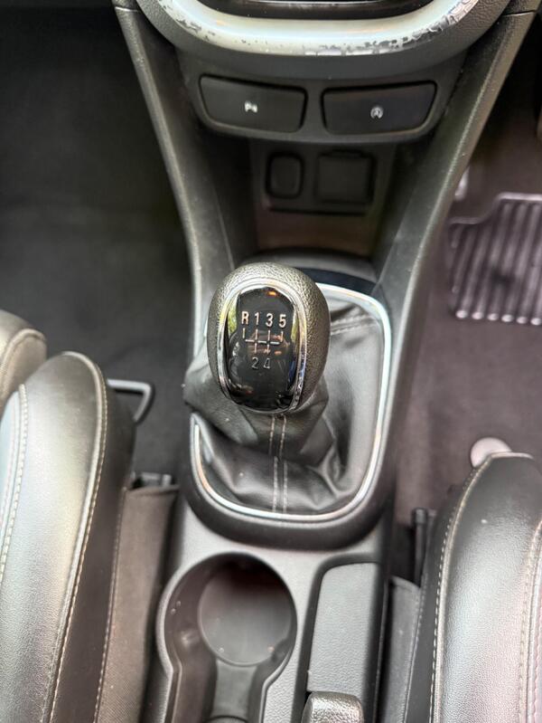 2016 Vauxhall Mokka 1.6i SE 2WD Euro 6 (s/s) 5dr