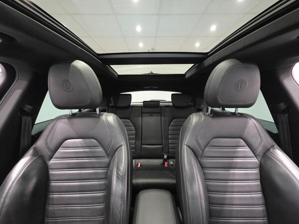 Alfa Romeo Stelvio view 5