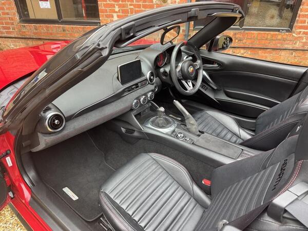Abarth 124 Spider view 6