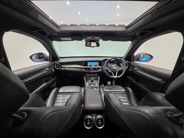 Alfa Romeo Stelvio view 6