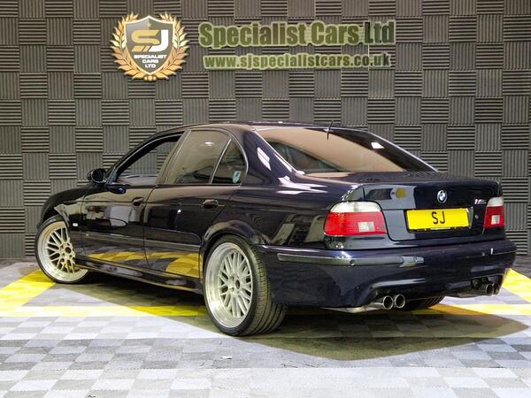BMW M5 view 5