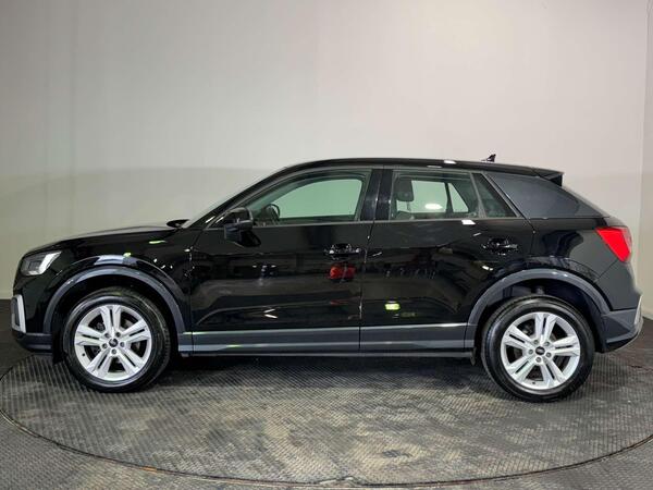Audi Q2 view 4