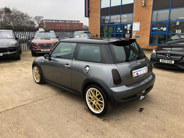 MINI Hatch view 6