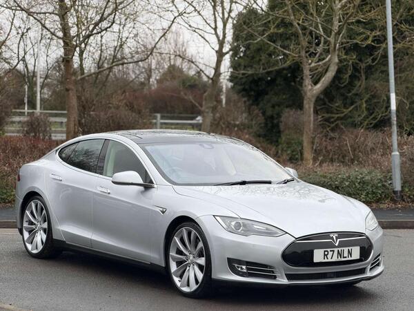 Tesla Model S view 5