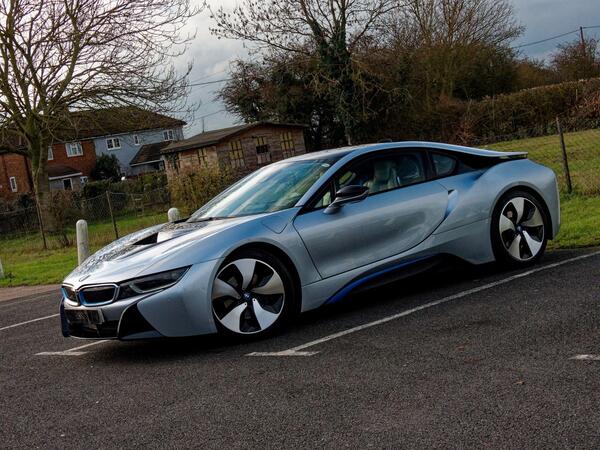 BMW I8 view 6