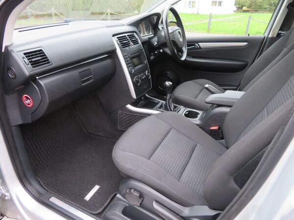 Mercedes-Benz A view 5
