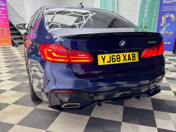 BMW 5 Series view 4