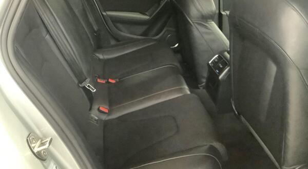 Audi A4 Avant view 5