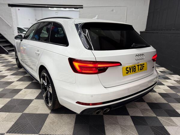 Audi A4 view 4