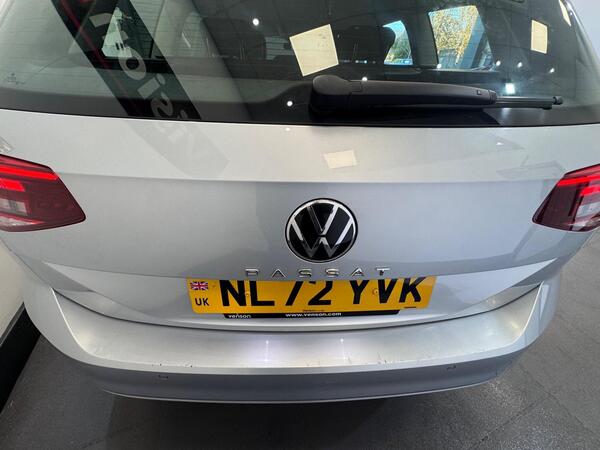 Volkswagen Passat view 2