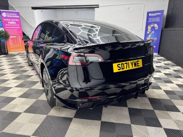Tesla Model 3 view 4