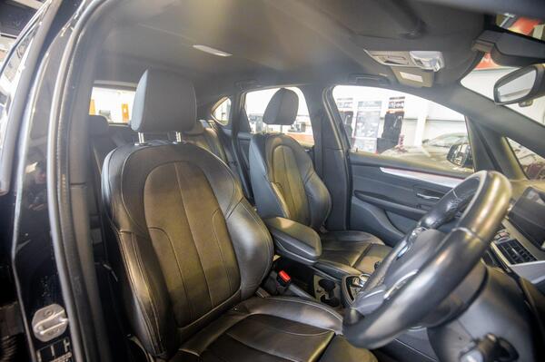BMW 2 Series Active Tourer view 3