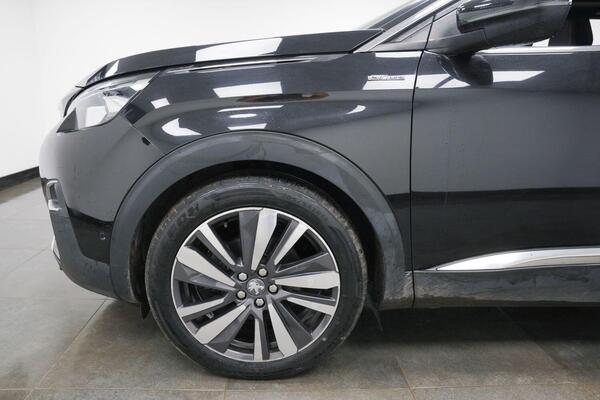 Peugeot 3008 view 5