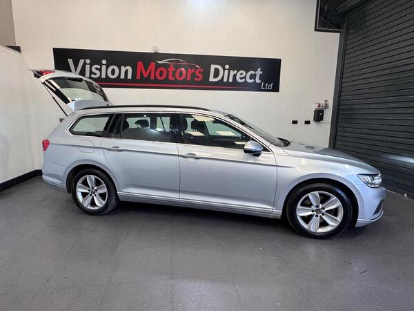 Volkswagen Passat view 6