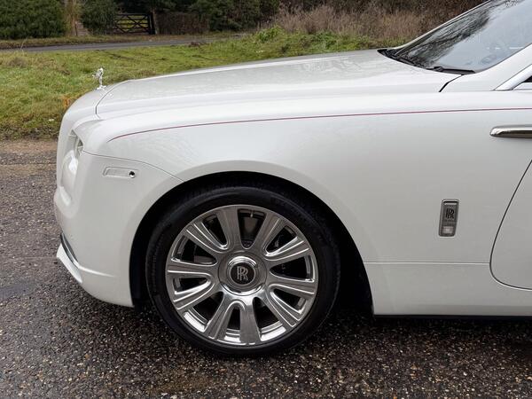 Rolls-Royce Dawn view 5