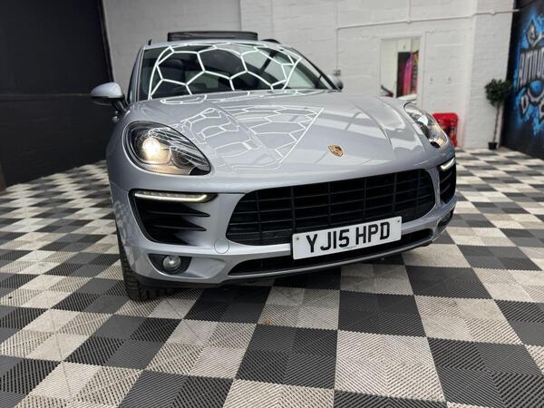 Porsche Macan view 2