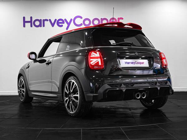 Mini Hatch view 5