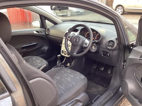 Vauxhall Corsa view 3